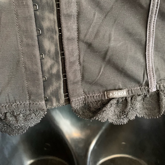 2/20$ 🛍️ La Senza Bra - Picture 3 of 6